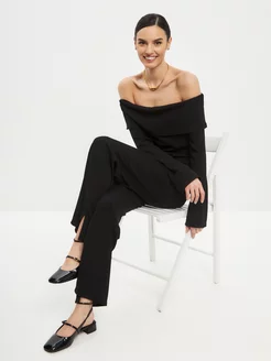 Костюм лапша трикотажный с брюками с открытыми плечами